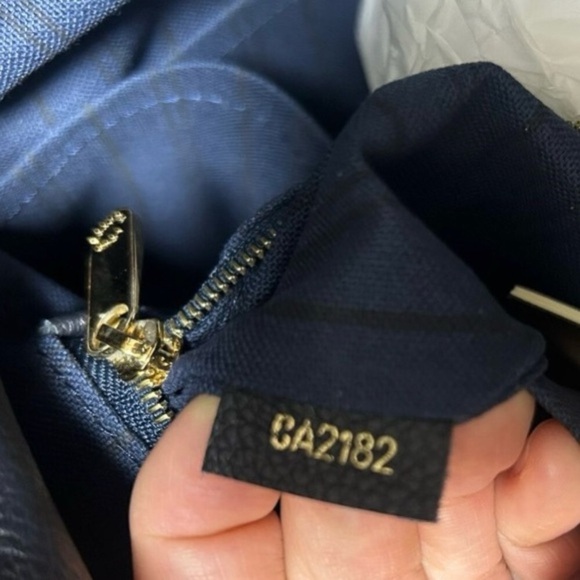 💎✨ DISCONTINUED ✨💎 ARTSY LEATHER HOBO EMPREINTE LARGE HOBO - Picture 4 of 13